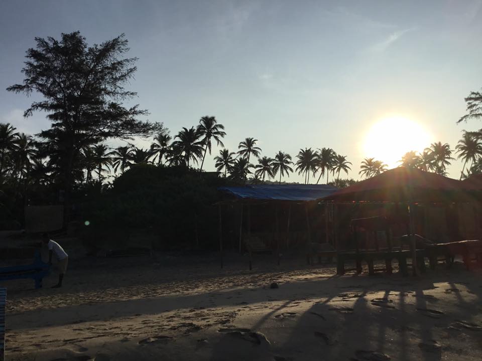 Viaggio yoga: il tramonto su Arambol