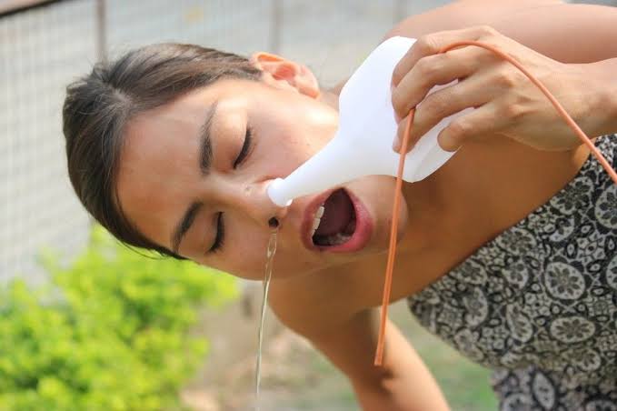 Lota, tecnica di pulizia del naso 